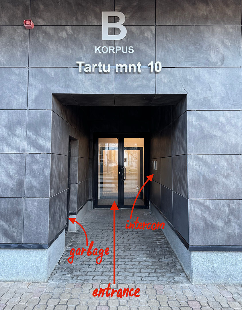 B Korpus sign at Tartu mnt 10